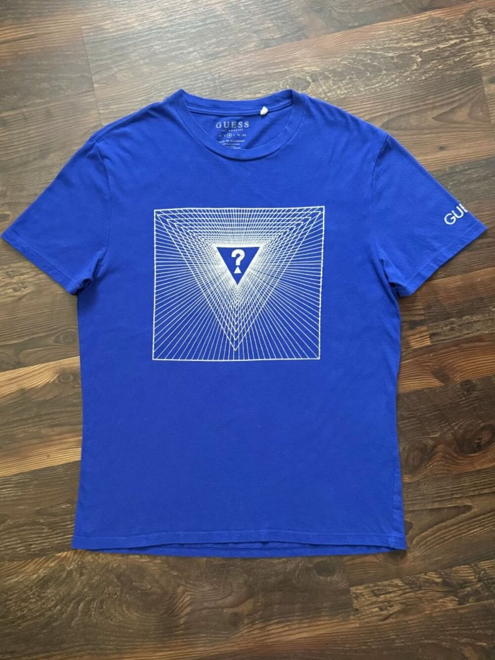 Guess Optical Illusion Geometric Graphic T-Shirt